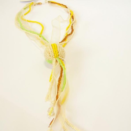 necklace, creme+yellow+green+brown