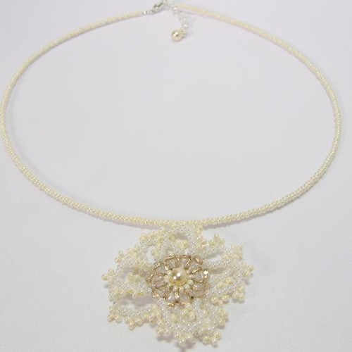 necklace, creme