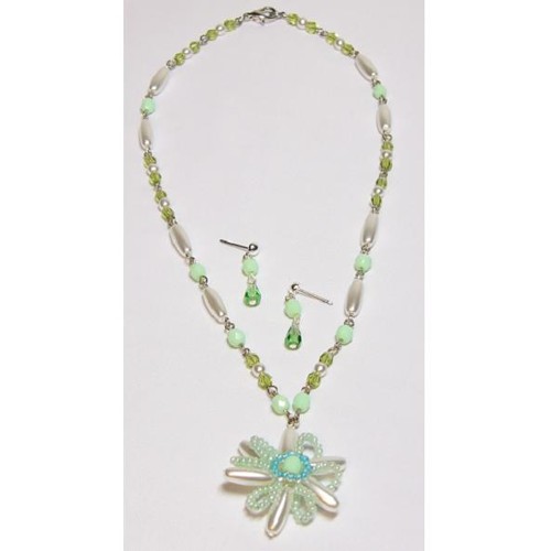 náhrdelník, zelený a perlově bílý