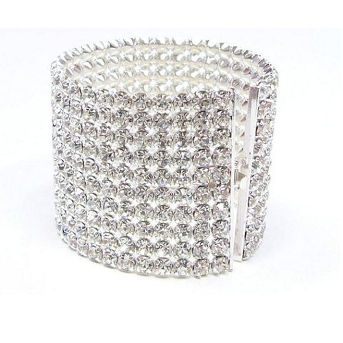 náramek vyrobený ze skleněných kamenů osázených v textílii