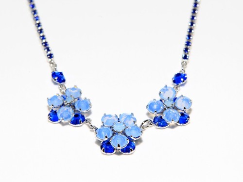 Dvoupatrová kytička – náhrdelník