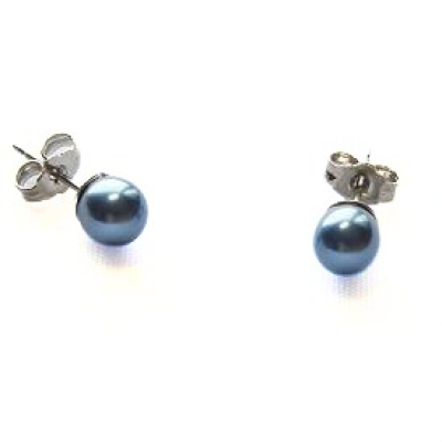 Glass pearl stud earrings