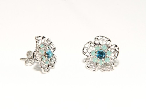 Lehounké filigránové náušnice – kytička