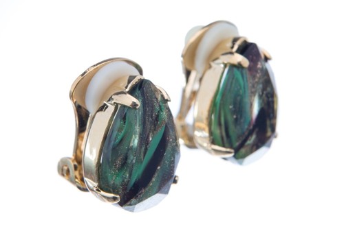 náušnice klipsny se zeleno zlatým kamenem