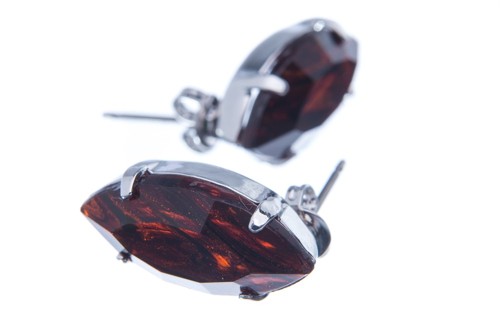 Náušnice se speciálním kamenem, žíhaná burgunda