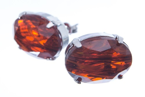 Náušnice se speciálním kamenem, siam