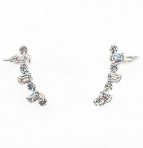 jemné krystalové náušnice kopírující lalůček