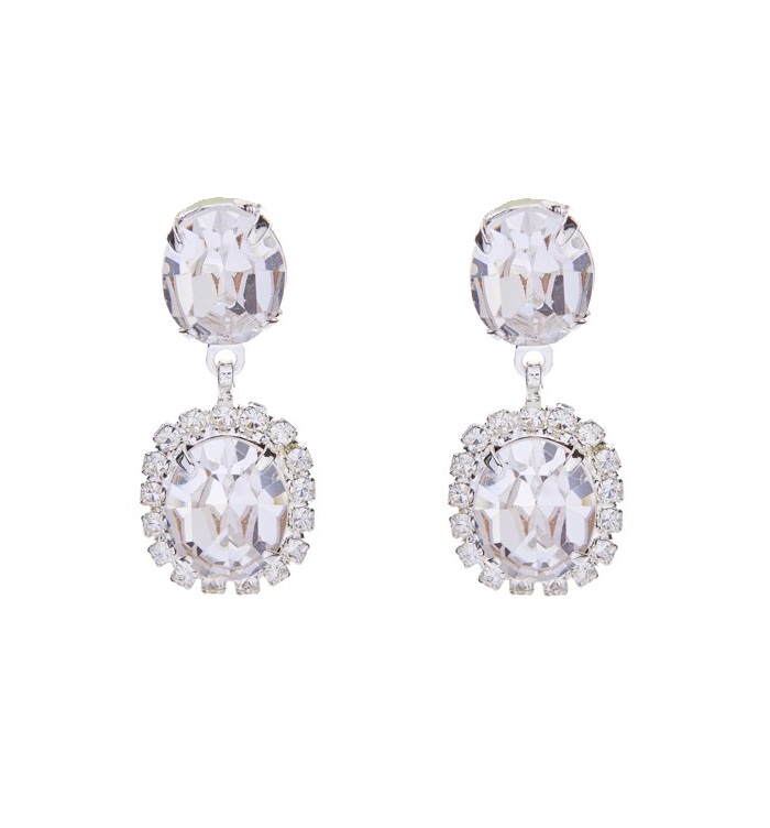 třpytivé náušnice ve stříbrné barvě