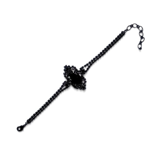 náramek z černých krystalů