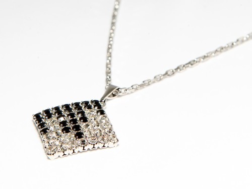 Přívěšek – čtverec (včetně řetízku)