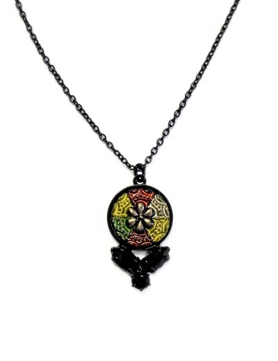 Náhrdelník s malovaným černým skleněným knoflíkem a černými krystaly