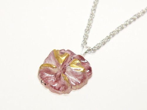 Náhrdelník se skleněným knoflíkem